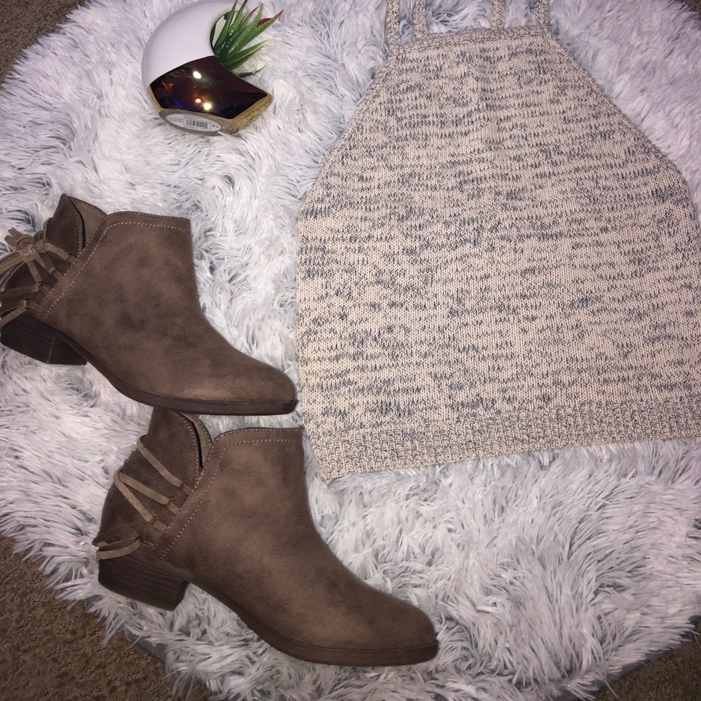 ✨2 x 30$  Clearance boots and shirt women’s 💥💥✨